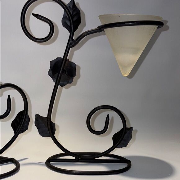 Elegant Iron Candle Holders with frosted Glass - Picture 9 of 9